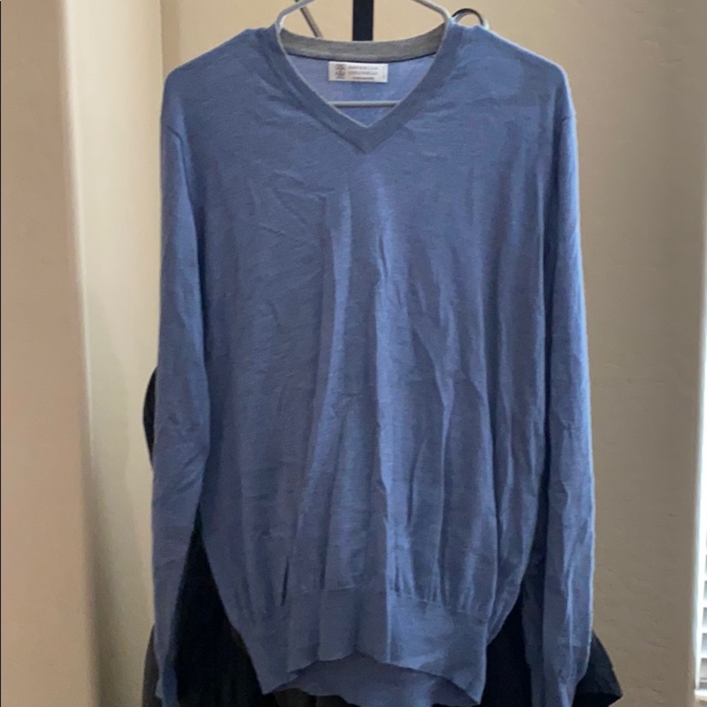 V neck sweater